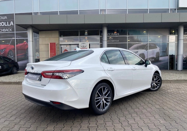 Toyota Camry cena 167500 przebieg: 18637, rok produkcji 2022 z Kalisz małe 596